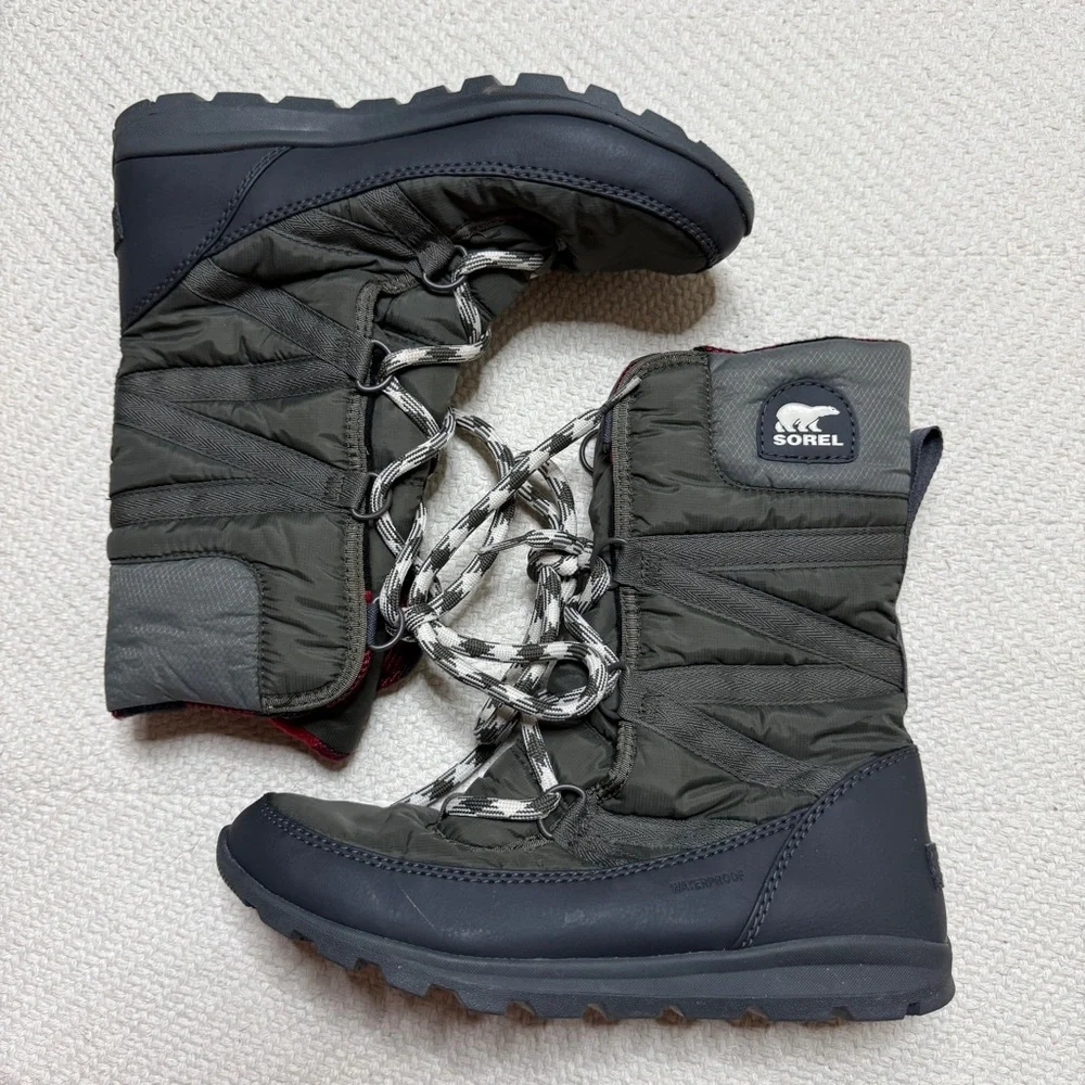 SOREL gray Whitney II short lace up waterproof winter boots SIZE 7